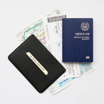 에센셜 여권 슬리브